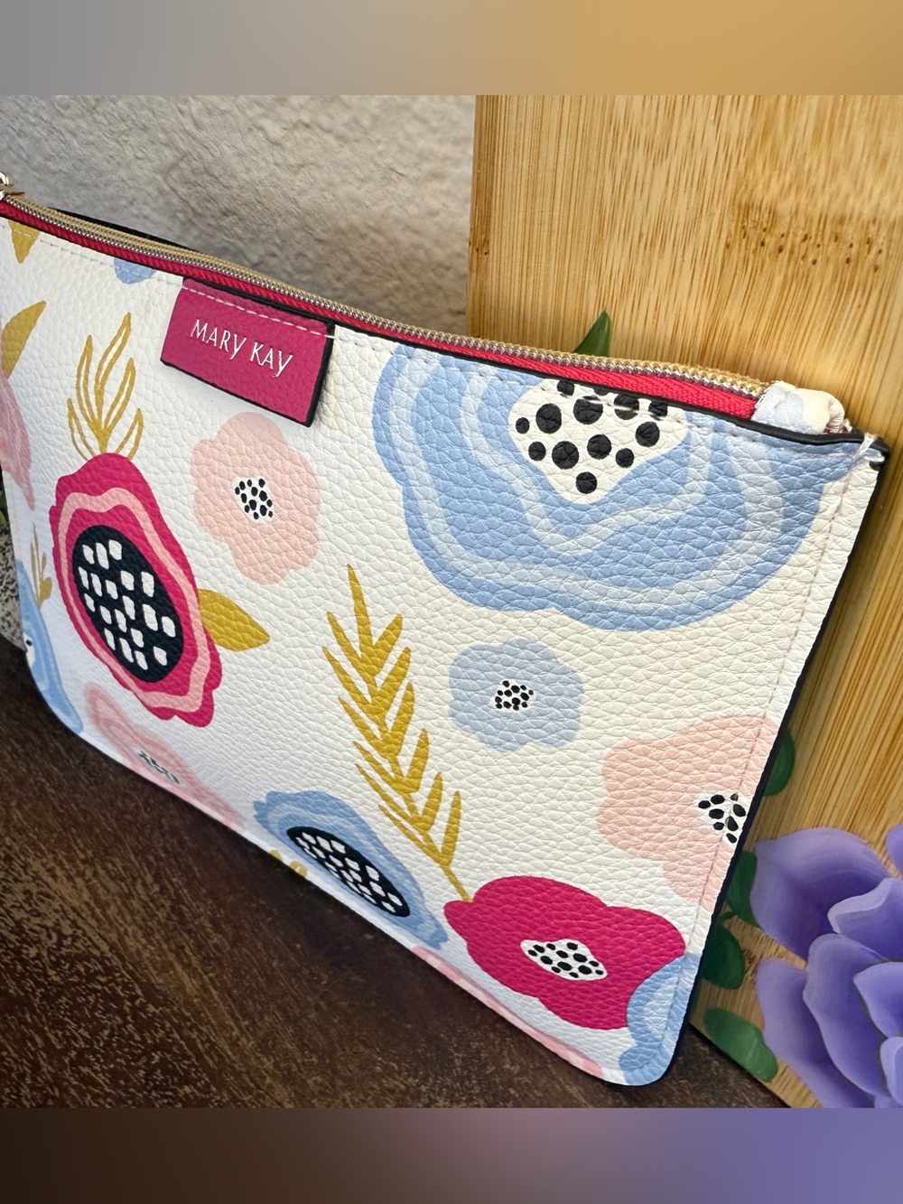 Mary Kay Floral Clutch / Cosmetic Pouch - Picture 4 of 14